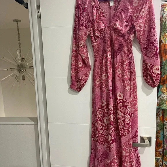 New size small soft fabric beautiful India dress - Picture 3 of 7